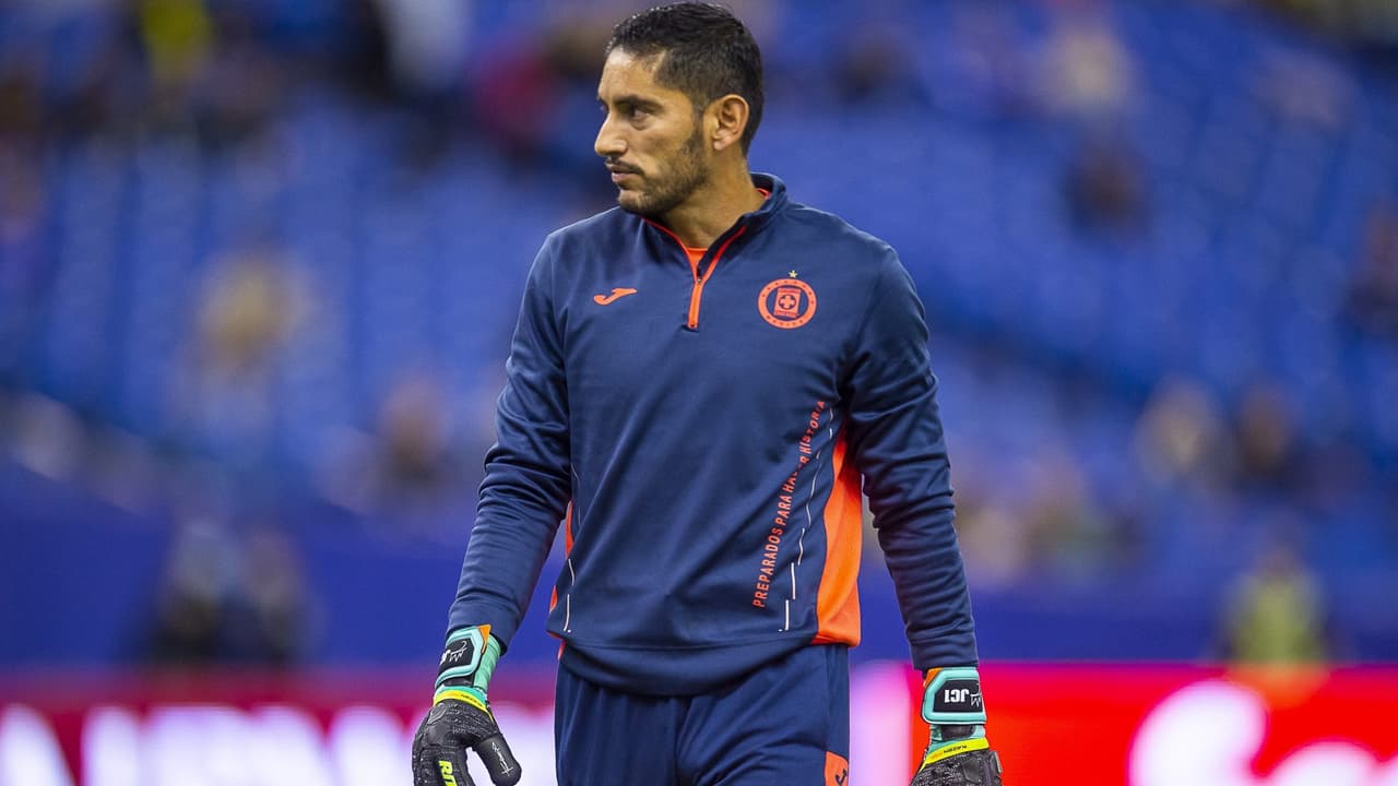 Cruz Azul tendrá de regreso a Jesús Corona ante Pumas