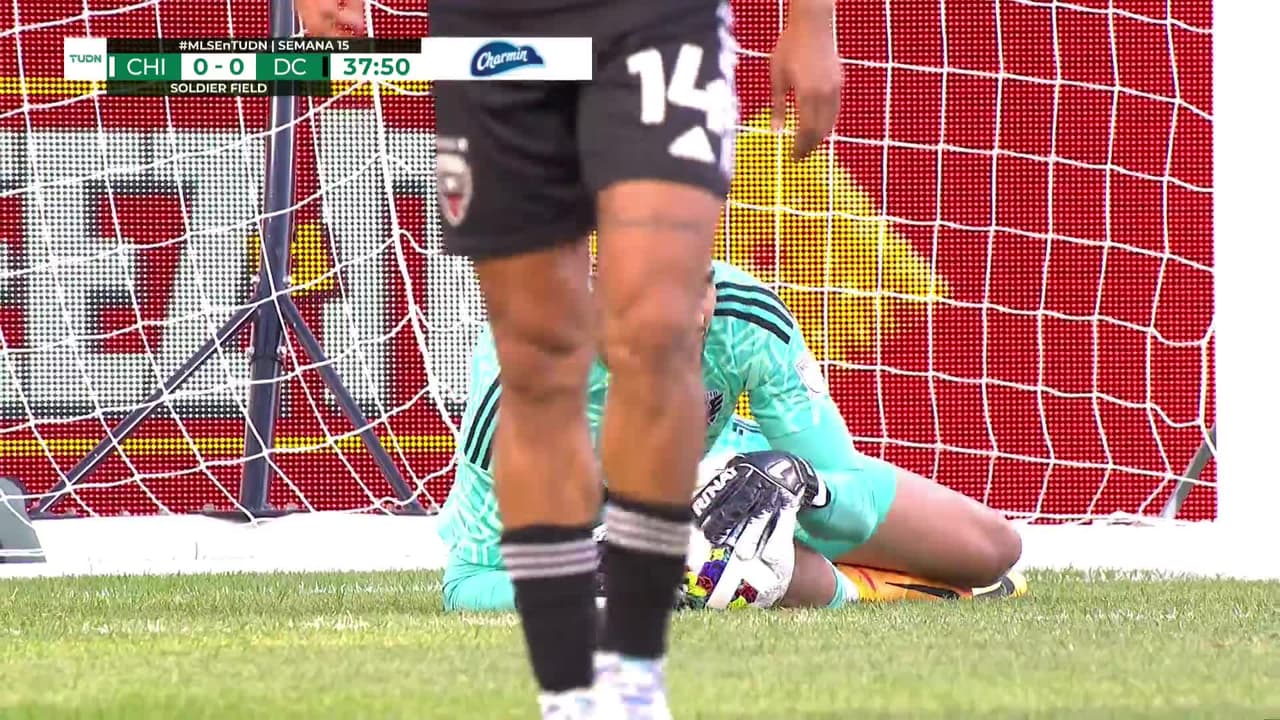 ¡TIRO ATAJADO! disparo por Gastón Giménez.