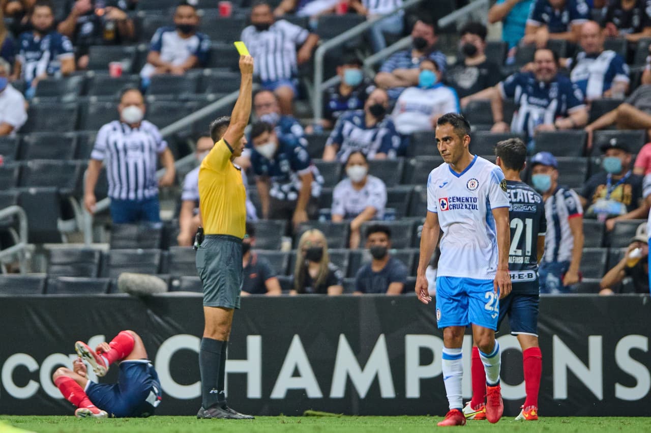 Un solitario gol de Maxi Meza le da la victoria 1-0 a Monterrey y toman una cómoda ventaja en las semifinales de la Concacaf Liga de Campeones frente a Cruz Azul.