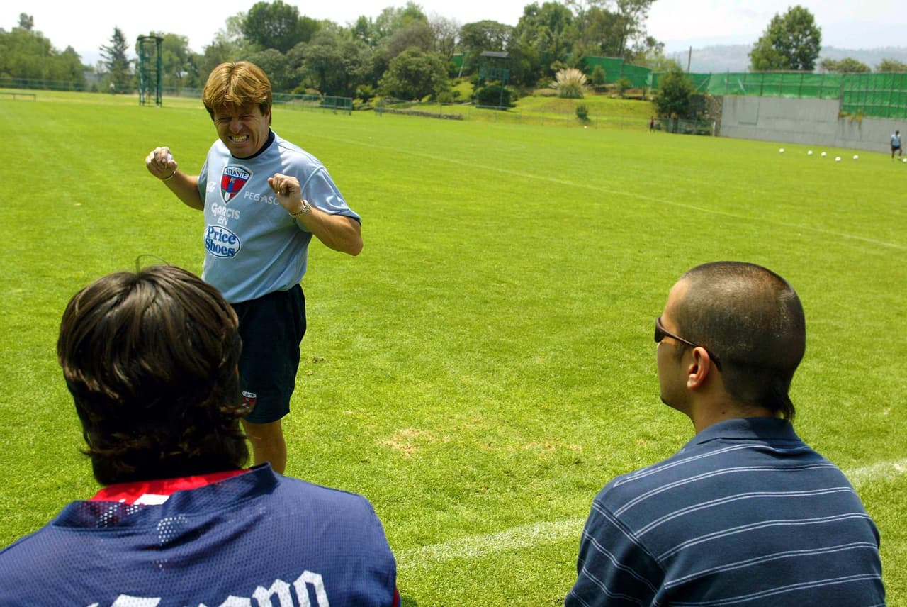 Antes de tomar al Atlante, el equipo tenía problemas graves de descenso. Pero con él, comenzaron a ser protagonistas con 'Chamagol' González.