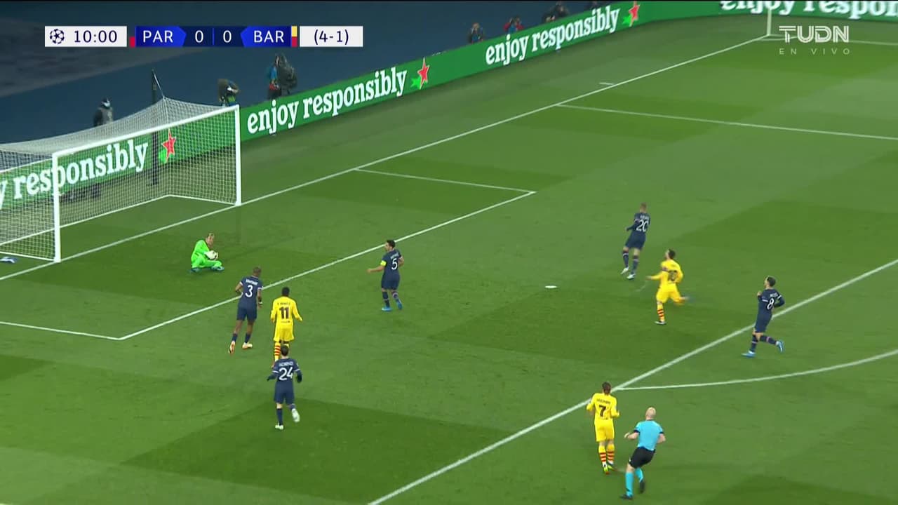 ¡TIRO ATAJADO! disparo por Ousmane Dembele.