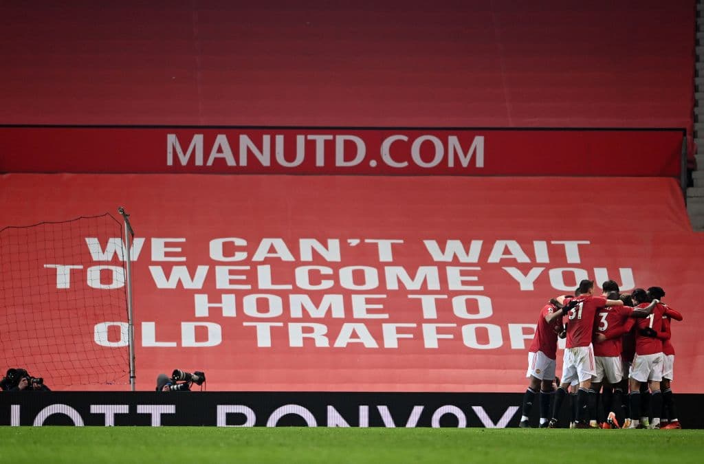 Con gol al minuto 93 de Marcus Rashford, el Manchester United se llevó la victoria sobre el Wolverhampton. El equipo visitante, sin Raúl Jiménez, no logró anotar y así los 'Red Devils' se colocan en segunda posición de la tabla sólamente a dos puntos del Liverpool en la Premier League.