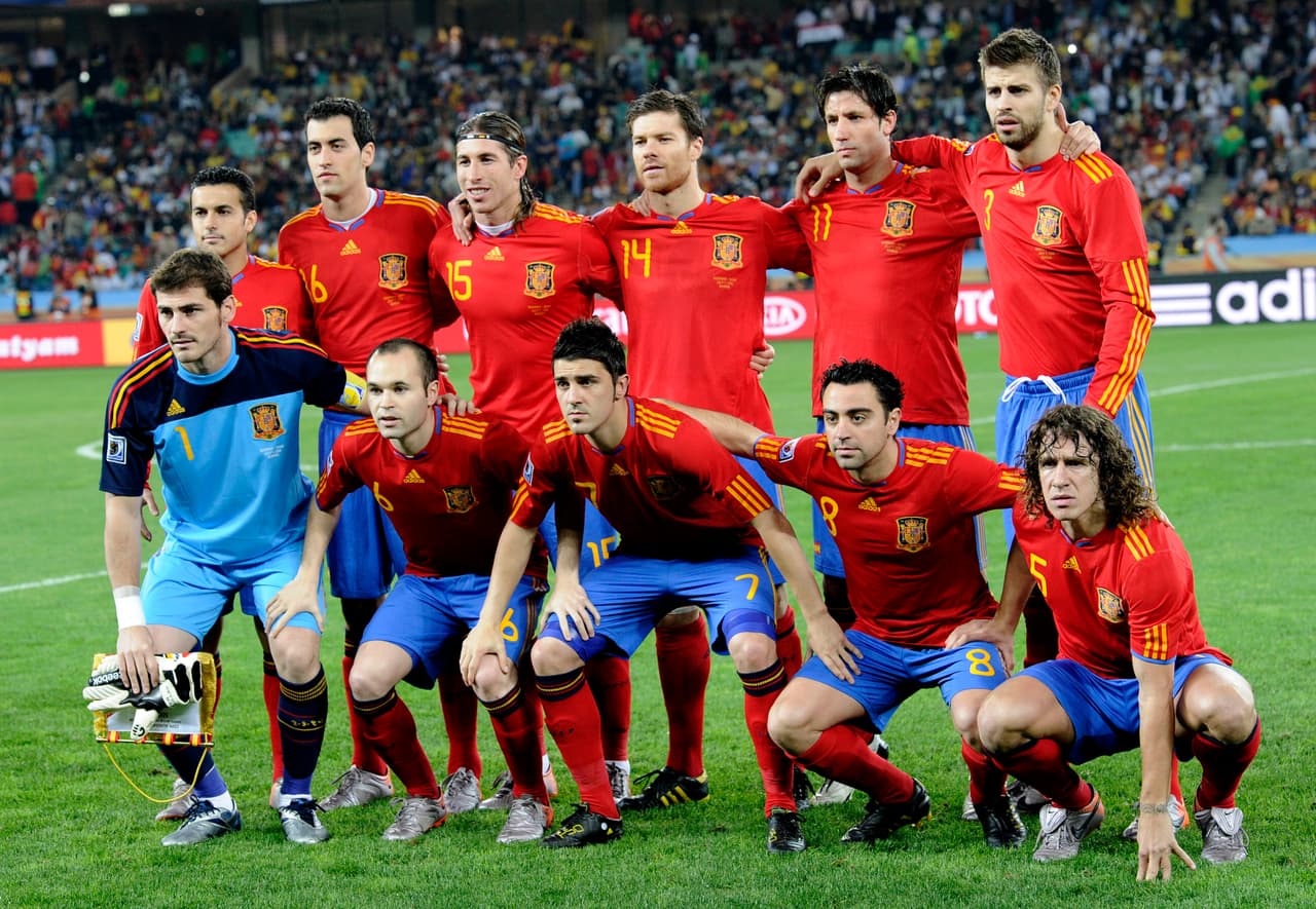 De hecho, aquella selección española campeona del mundo tuvo la base de equipo culé con Gerard Piqué, Puyol, Xavi, Iniesta, David Villa y Pedro iniciaron como titulares en la Semifinal ante Alemania. Este eraa un motivo suficiente, para que, Vicente del Bosque, estratega de España, confiara en sus pupilos.