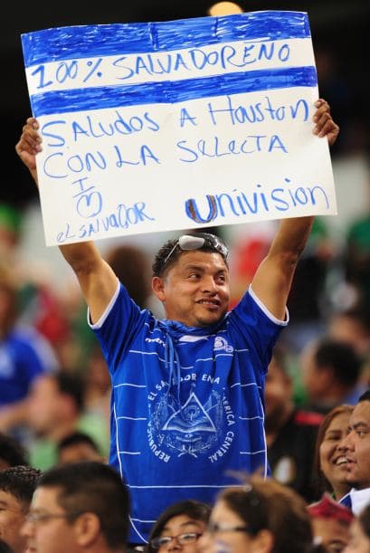 El Salvador terminó goleado por 5-0 ante el 'Tri', pero su gente disfrutó la oportunidad de ver a su escuadra y, demostrar que su canal es Univision.