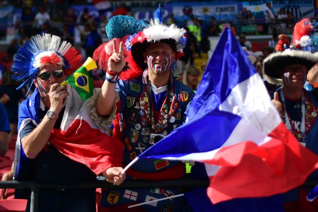 La alegría y el colorido se tomaron la fiesta de los hinchas de Francia y Argentina en medio del duelo entre ambos países por los octavos de final en el Mundial de Rusia 2018.