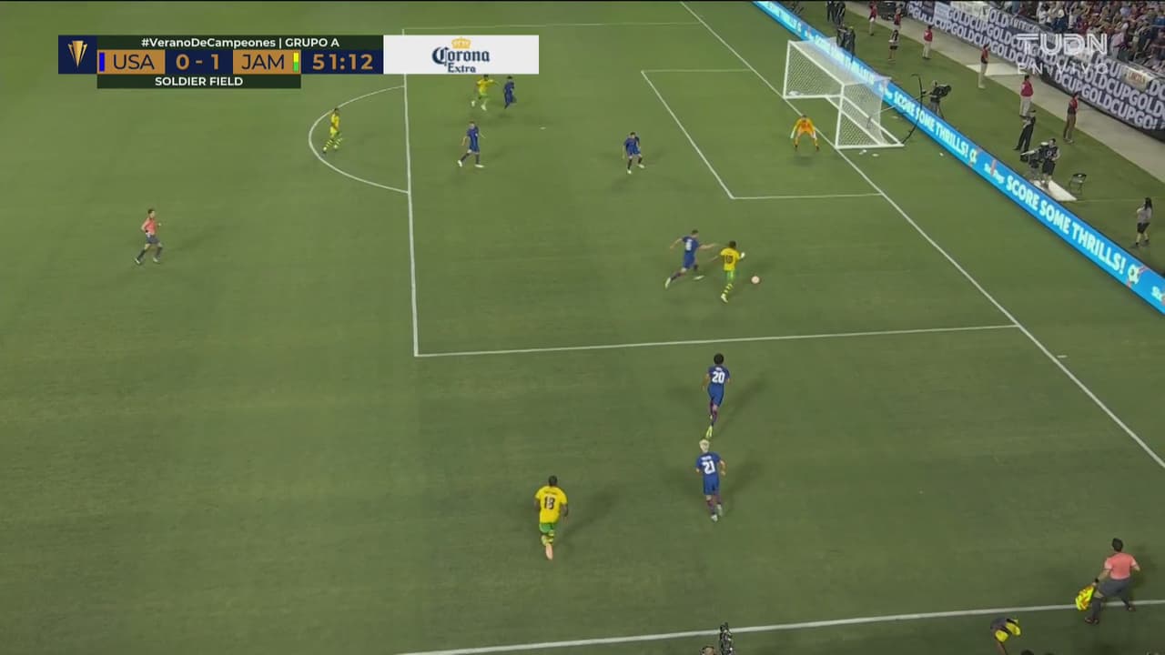 ¡De pipa y guante! Gran taco de Antonio cerca de zona peligrosa