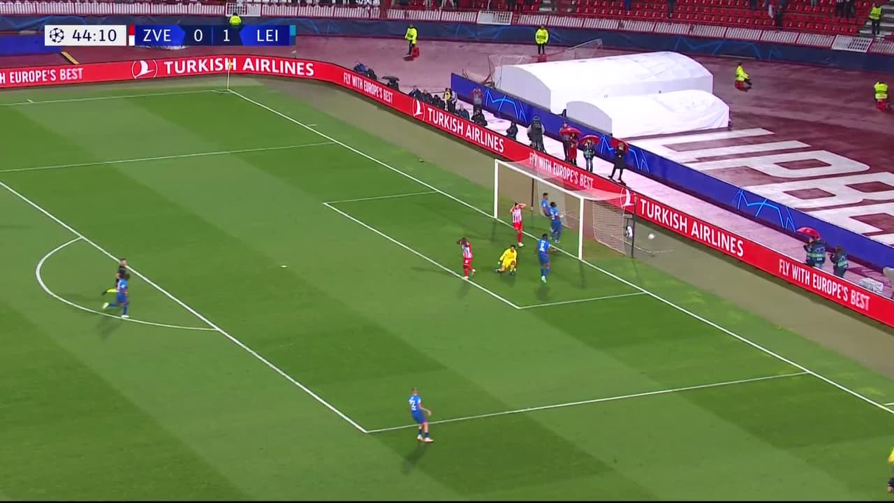 ¡TIRO ATAJADO! disparo por Osman Bukari.