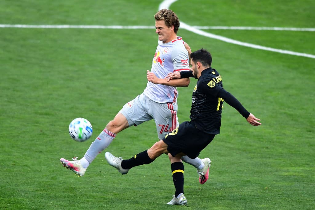 Clark (23’) abrió el marcador para los neoyorquinos y Martins (26’) emparejó los cartones por la vía penal. Nagbe (46’) dio vuelta al juego y Zardes (68’) sentenció el marcador. White (90’) encendió la esperanza en la recta final, pero fue demasiado tarde.