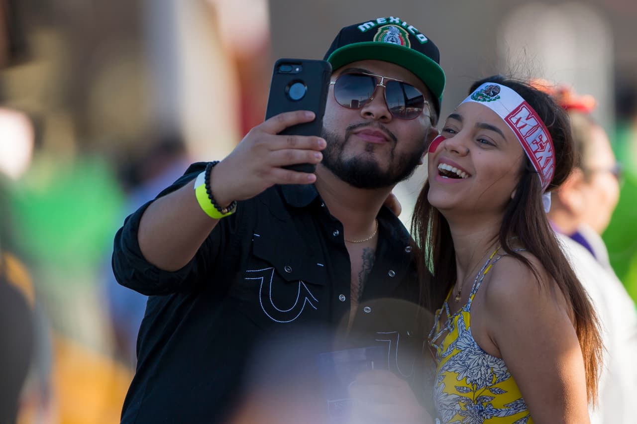 Aunque algunas llegaron acompañadas, no se escaparon al lente que estaba atento.