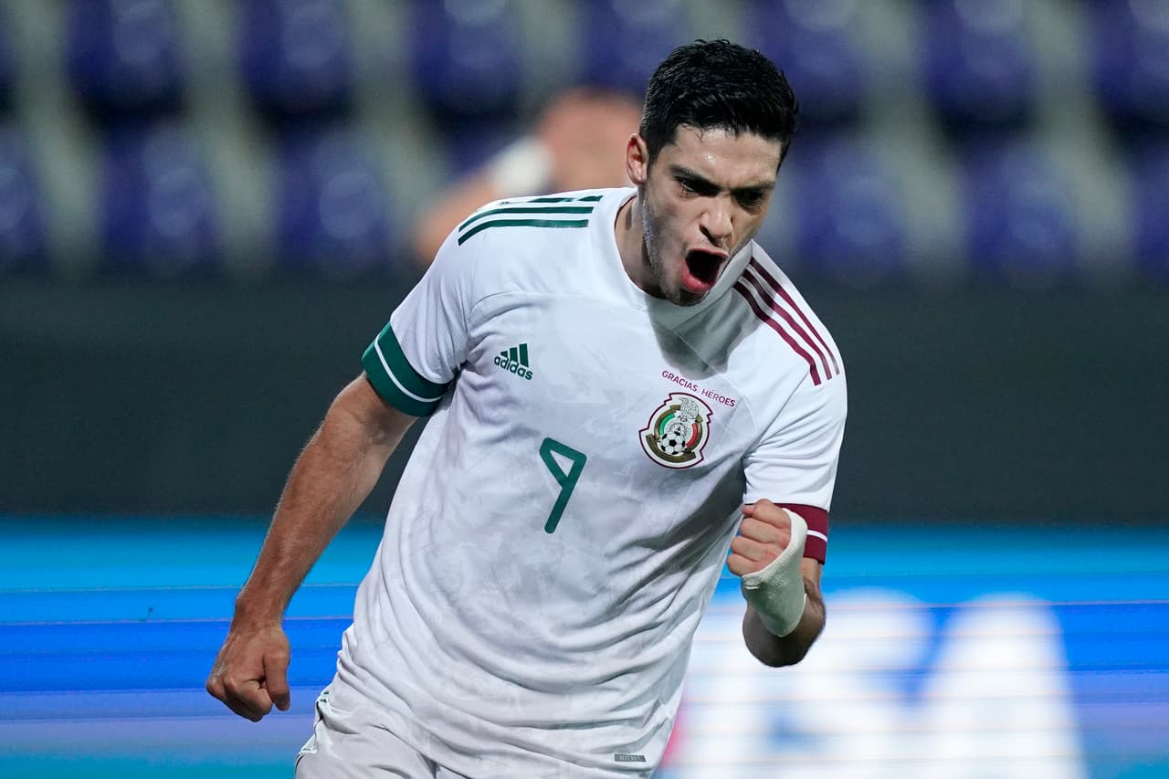 ¡Felices 30 Raúl Jiménez!... el futbol te extraña
