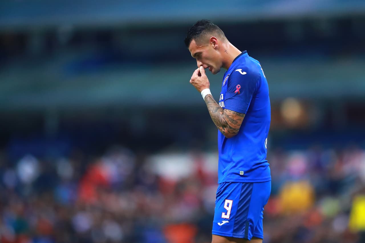 Cruz Azul pierde a Milton Caraglio por fractura