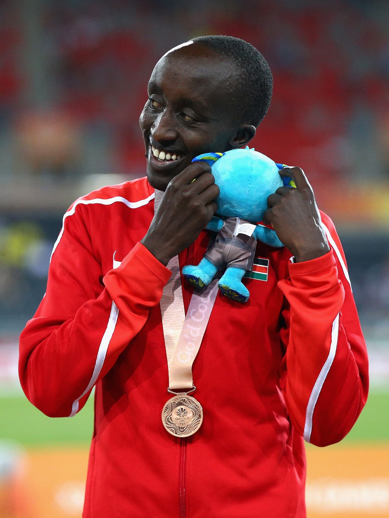 El keniano Edward Zakayo Pingua, ganador del Mundial Sub-20 de Atletismo en 2018 en 5000 metros y recientemente en la Liga de Diamante en Rabat, genera polémica porque su aspecto no refleja la edad de su registro: 17 años. El joven se ve mayor.