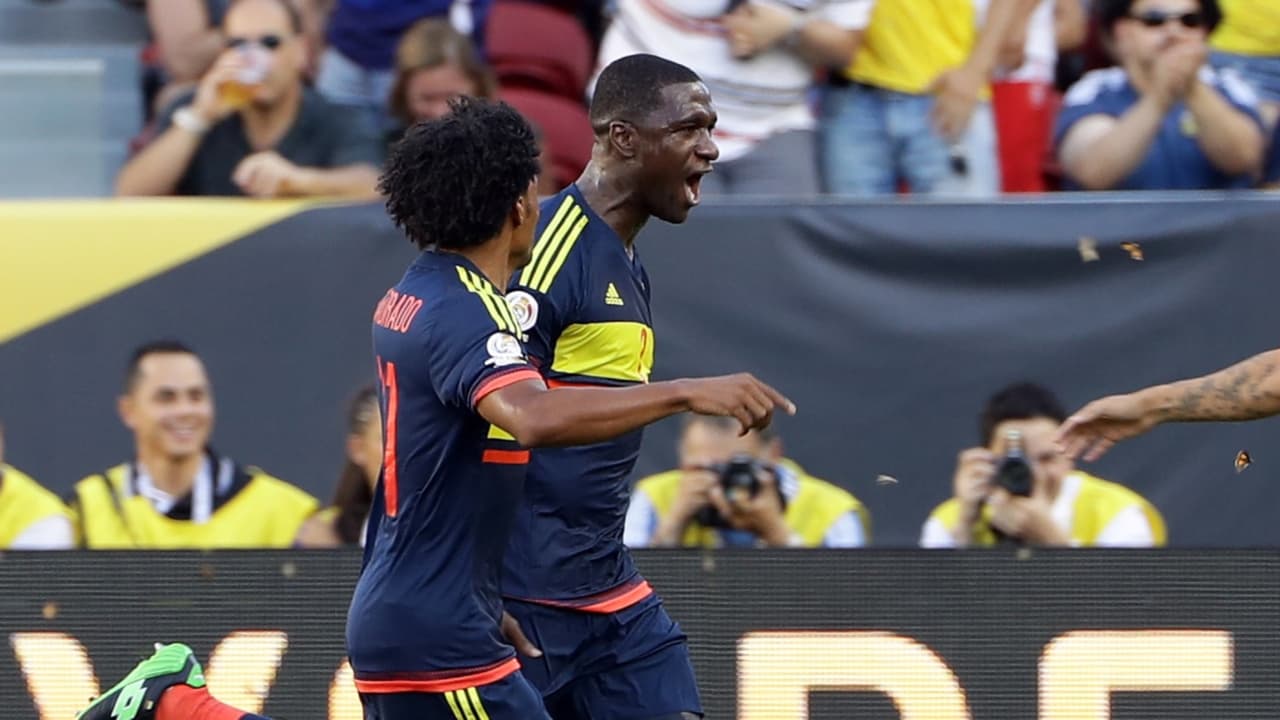 El gol de Cristian Zapata fue el mejor homenaje para el 'Caballero'
