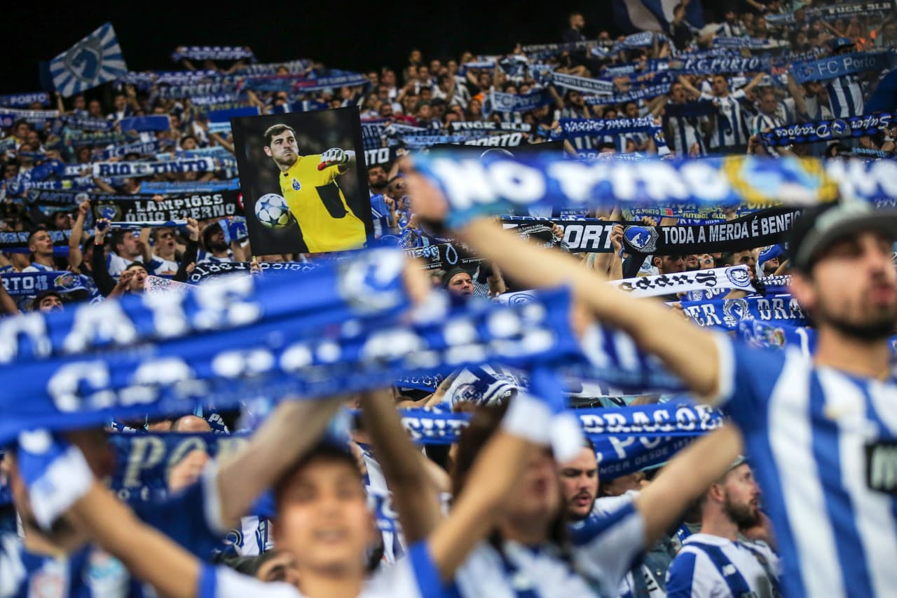 Tal y como se espera de nuevo este año, los aficionados del Porto están ilusionados aunque será otra temporada complicada con la competencia del Benfica y del Sporting Clube.