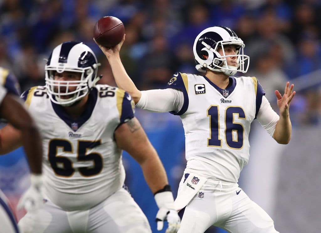 <b>1) Los Angeles Rams (11-1)</b>. Segunda semana que los Rams se mantienen en este puesto, pero ahora sí se separan de sus más cercanos perseguidores. El candidato número 1 para cosas grandes en la NFL.