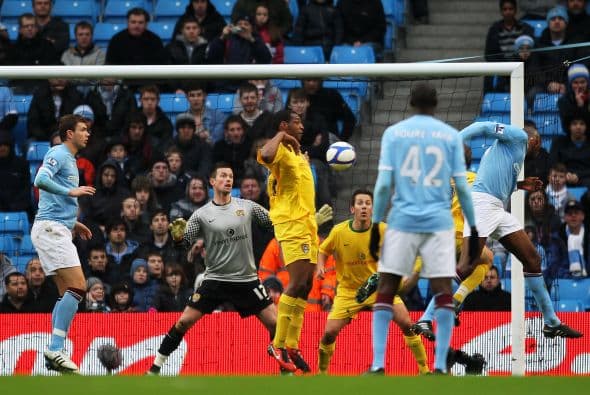Dos goles del francés fueron importantes para que el City ganara por 5-0.