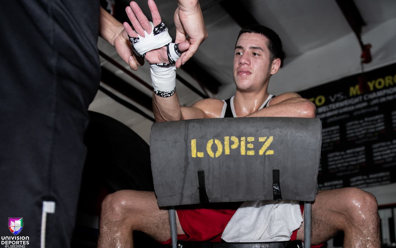 El prospecto de Puerto Rico, Jean Carlos 'Chapito' Rivera (15-0, 10 KO's), se enfrentará a Jason 'El Alacrancito' Sánchez (12-0, 6 KO's) de Nuevo México por la corona mundial juvenil vancante de la OMB en el Hotel El Panamá en la Ciudad de Panamá el próximo 31 de octubre.