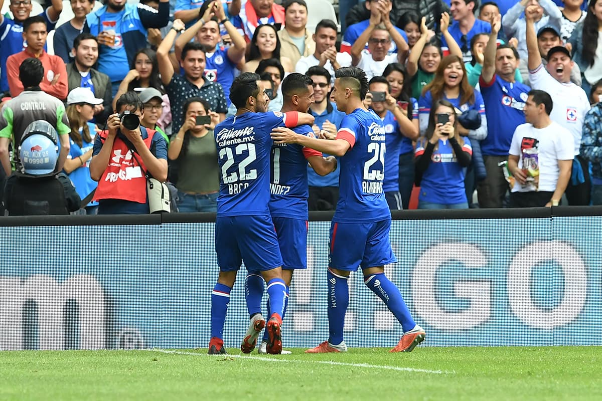 Elías Hernández repitió al 41' para darle una mejor ventaja al equipo Celeste.