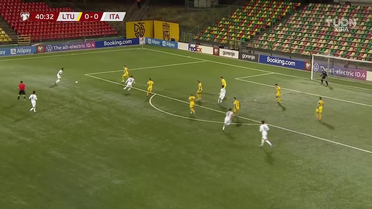 ¡TIRO ATAJADO! disparo por Emerson Palmieri dos Santos.