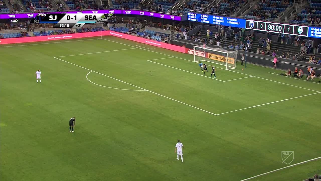 Clint Dempsey falla un gol cantado y sin portero