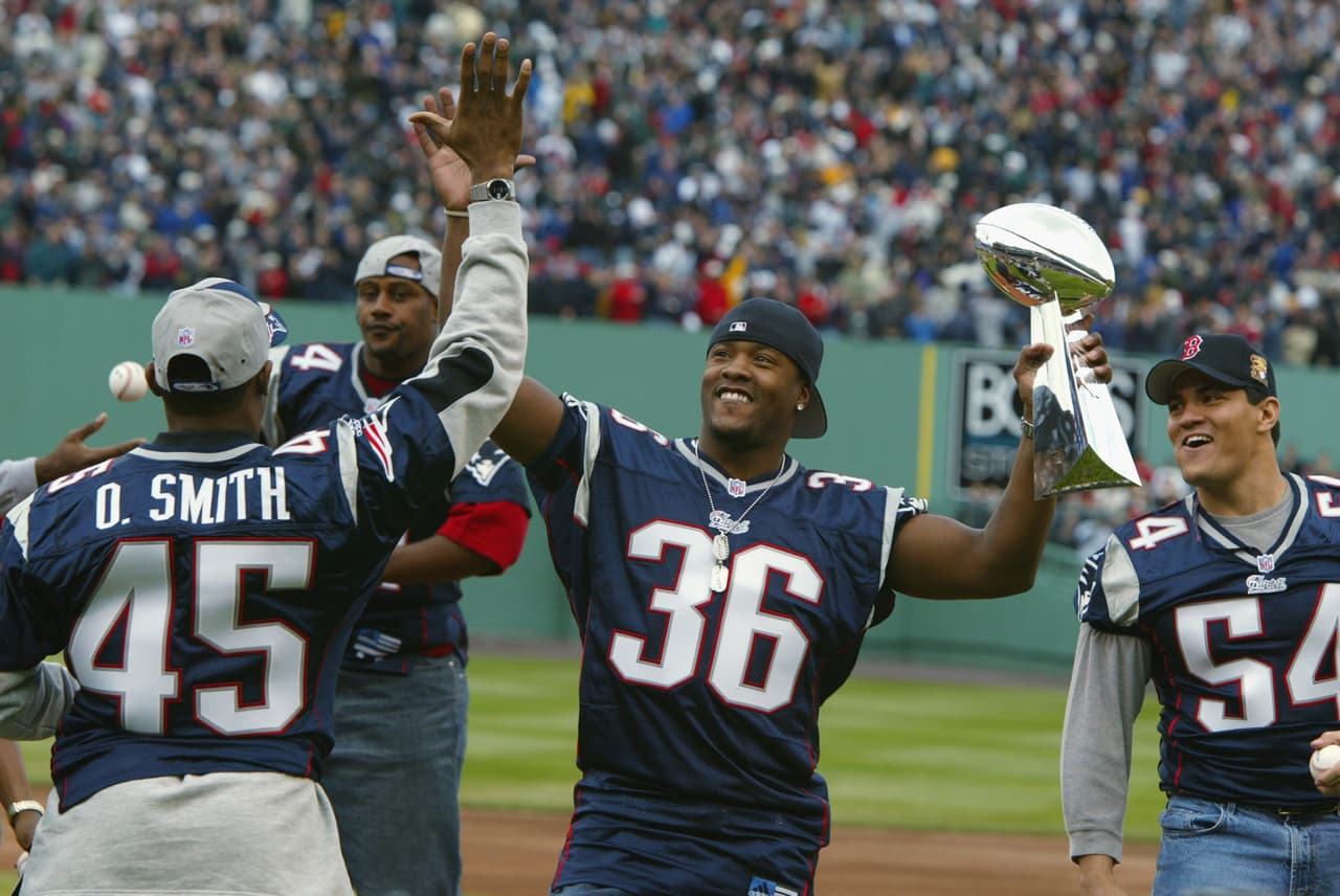 New England Patriots empezó su legado de títulos en 2002 con una apretada vitoria 20-17 contra St. Louis Rams el 3 de febrero en Nueva Orleans.