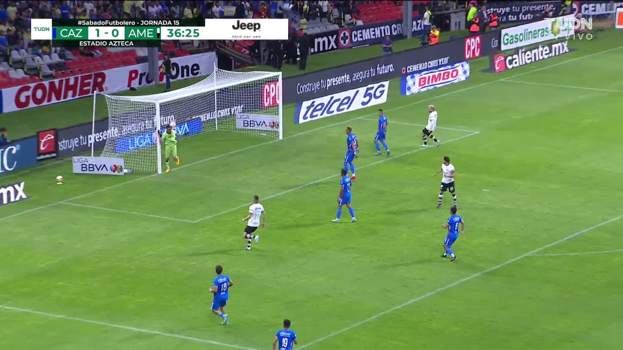 ¡TIRO ATAJADO! disparo por Henry Martín.