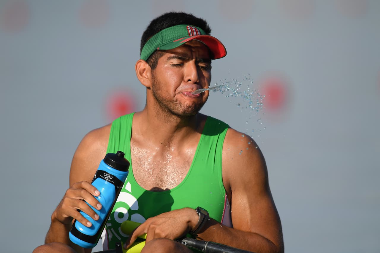 Remero mexicano Juan Carlos Cabrera queda fuera de lucha por medallas en Río 2016