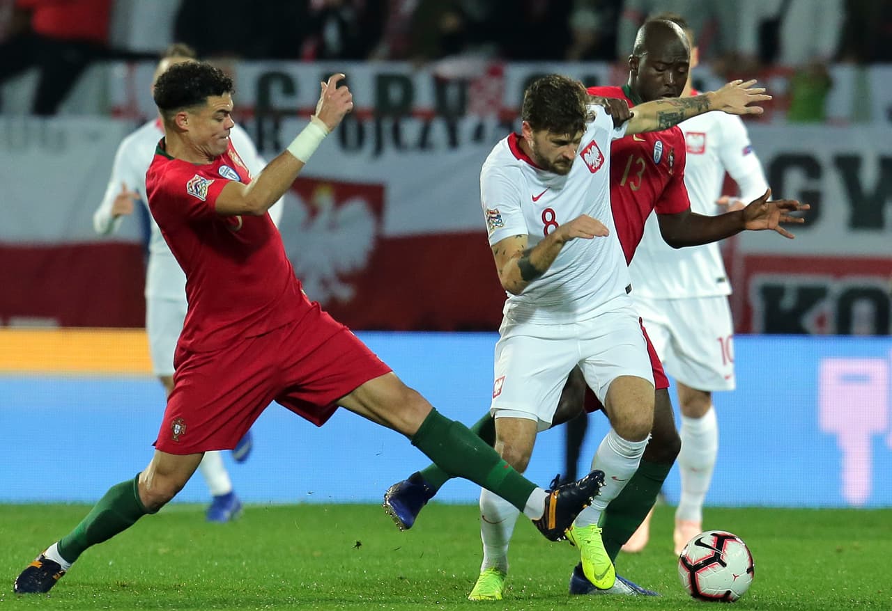 Así los visitantes se fueron a la embestida para demostrar las cualidades que lo llevaron a ser uno de los mejores ocho equipos en la previa del pasado Mundial de Rusia 2018.