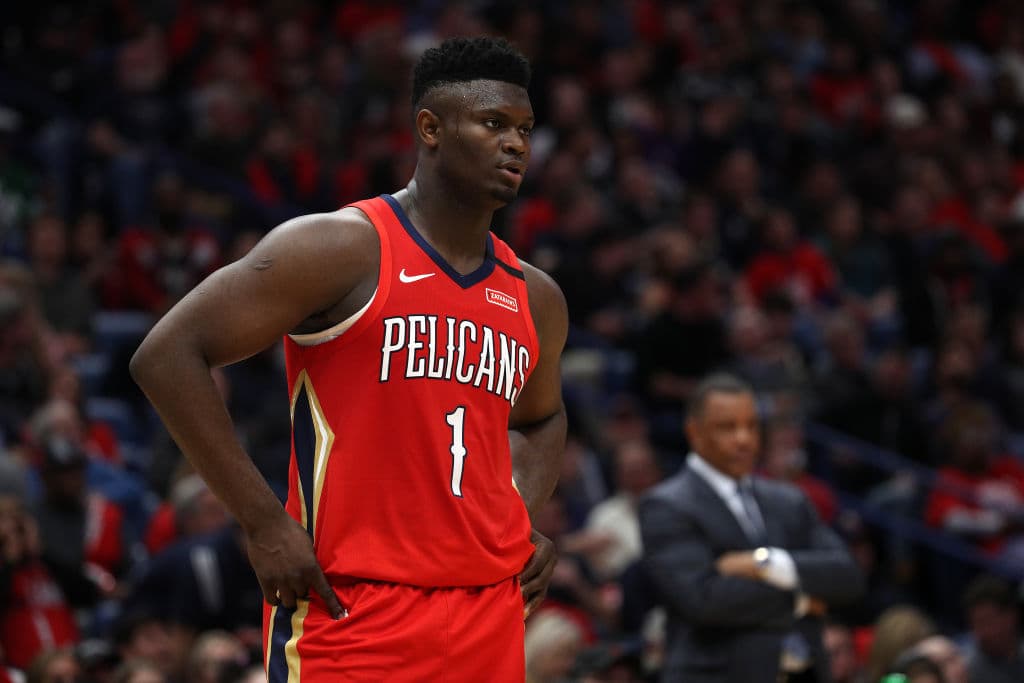 Comenzó jugando en para el Sumter Falcons en las ligas juveniles y su madre era la entrenadora.