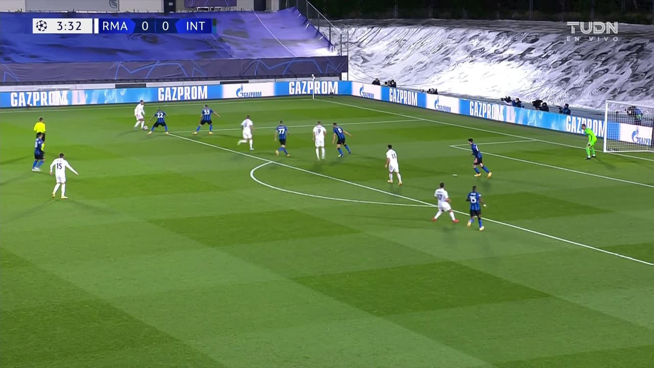 ¡TIRO ATAJADO! disparo por Marco Asensio.