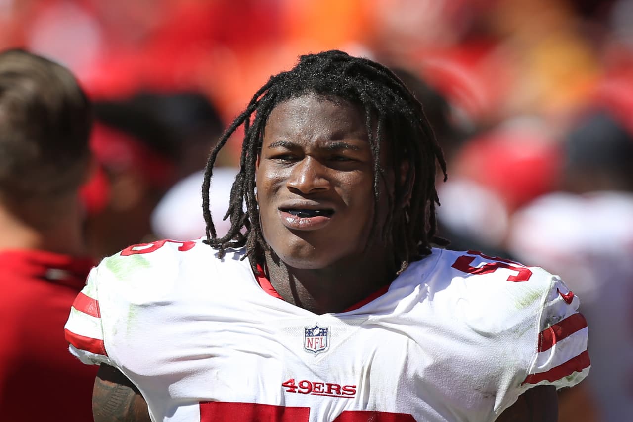 Retiran cargo de violencia doméstica contra Reuben Foster