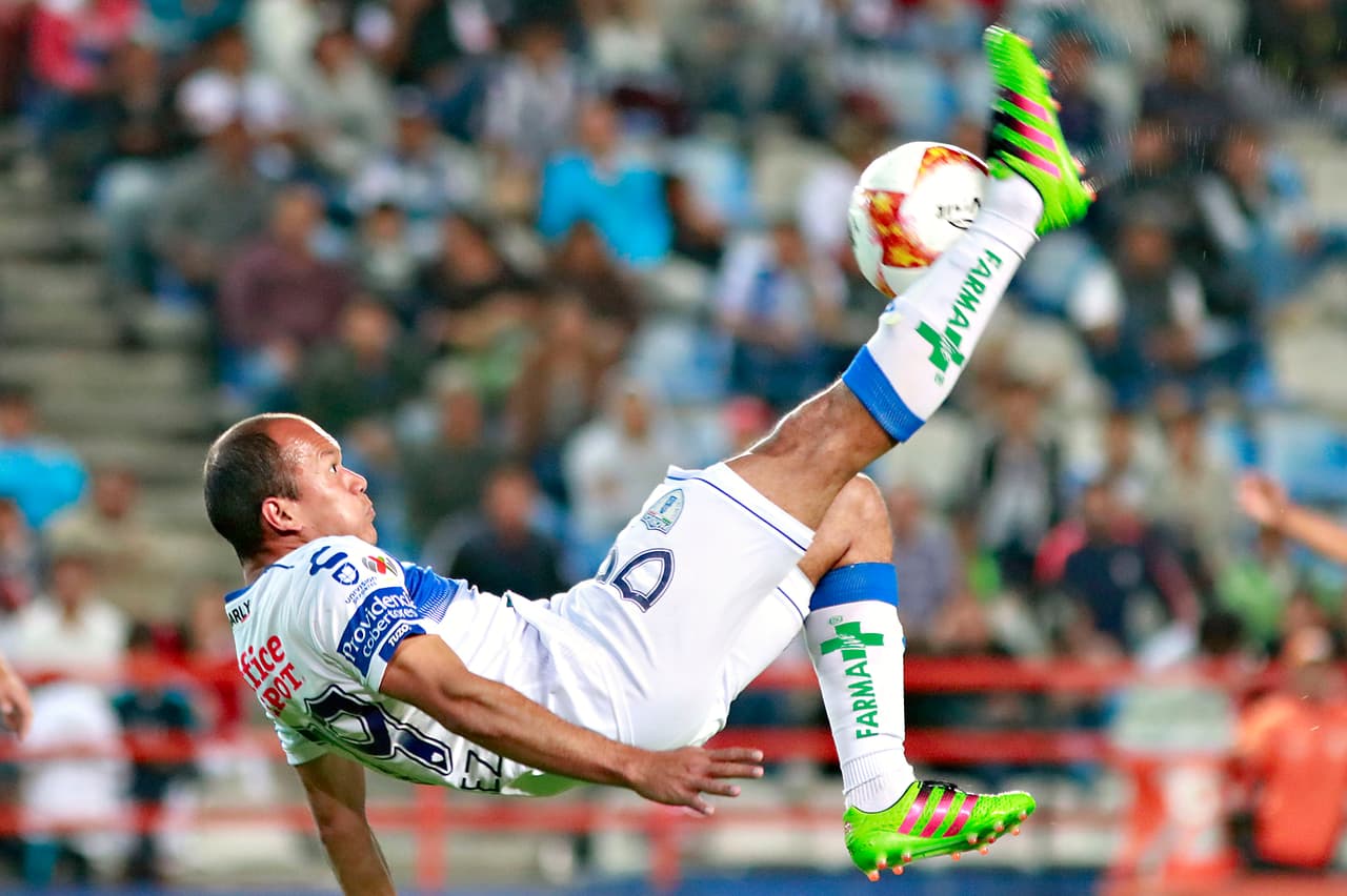 Al final, por momentos, los hidalguenses estaban tan eufóricos por la cómoda ventaja que hasta se daban el lujo de intentar estas cosas.