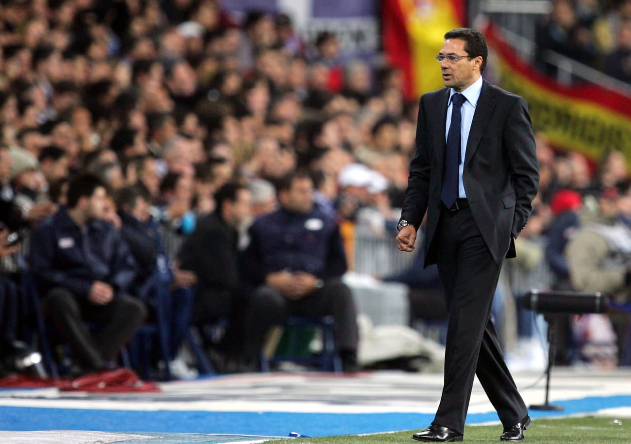 Vanderlei Luxemburgo (2004 a 2005): luego de conseguir éxito en su país con equipos como Flamengo, Palmeiras, Santos, Corinthians, entre otros, así como con la selección de Brasil en la Copa América 1999, fue contratado por Florentino. En su primera temporada logró recortar diferencias con el Barcelona, pero no ganó nada. En la segunda solo llegó hasta diciembre.