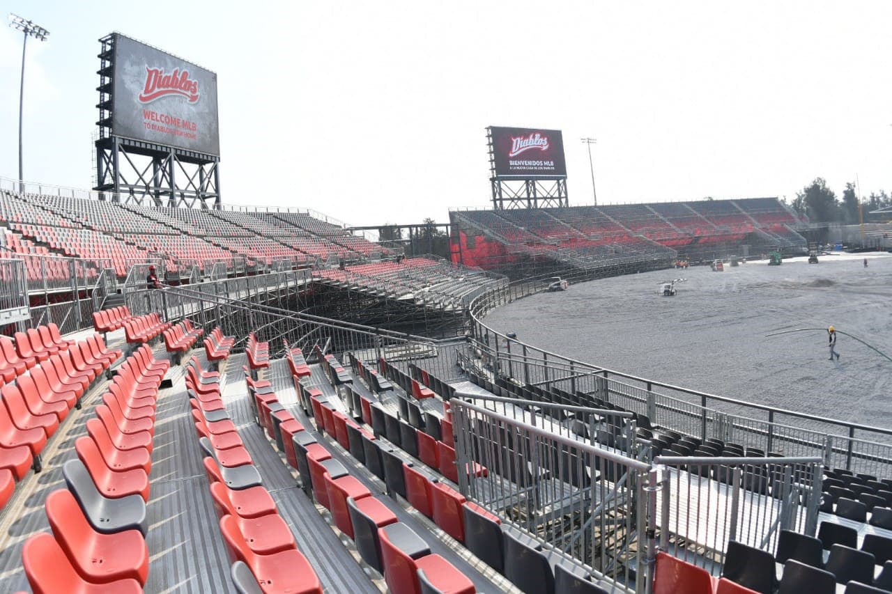 Las personalidades de Major League Baseball pudieron constatar, no únicamente el avance de la obra, sino también la calidad en los detalles arquitectonicos.