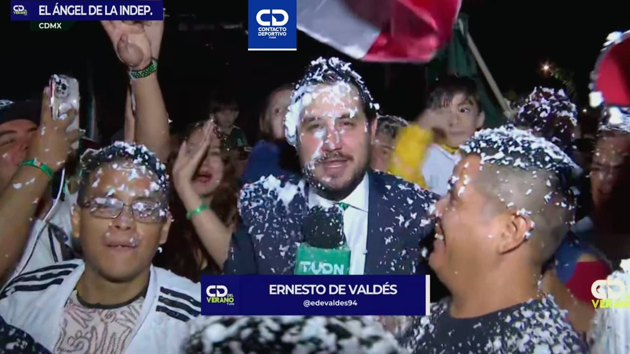 Fans festejan en el Ángel de la Independencia el título de México en Copa Oro