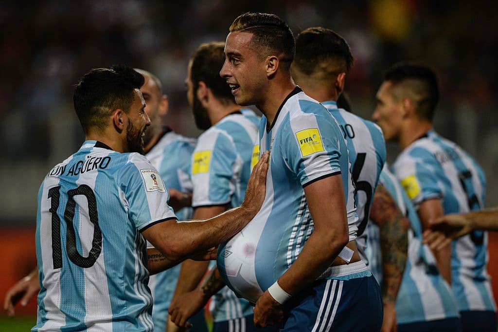 Argentina's Ramiro Funes Mori (C) celebrates after scoring against Peru during their Russia 2018 World Cup football qualifier match in Lima, on October 6, 2016. / AFP / Ernesto BENAVIDES (Photo credit should read ERNESTO BENAVIDES/AFP/Getty Images)