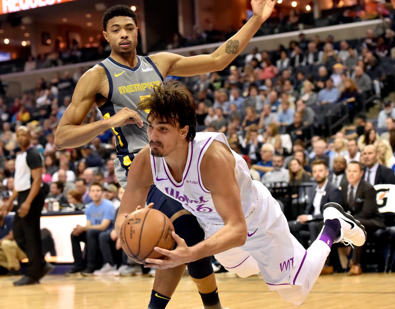 Minnesota Timberwolves derrotó como visitante a Memphis Grizzlies por 112-99 para ponerse de décimo en la Conferencia Oeste.