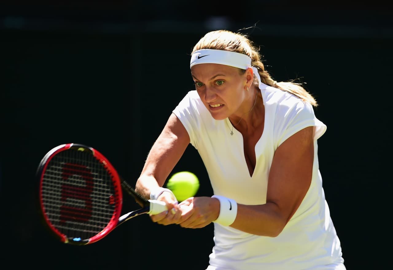Petra Kvitova, la vigente campeona del torneo femenino, hizo otro tanto.