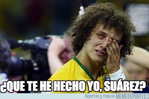 Los túneles a David Luiz en el duelo entre PSG y Barcelona fueron parte de la sátira en el 2015.