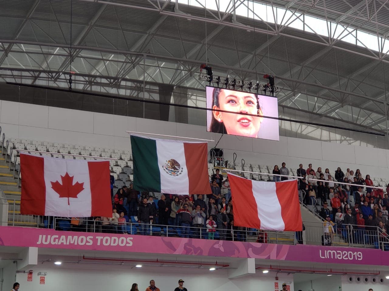 Y se apoderaron de la medalla de oro en la modalidad de pares mixtos en el Polideportivo Callao, donde se entonaron las notas del himno mexicano tras la exitosa participación de este dueto.