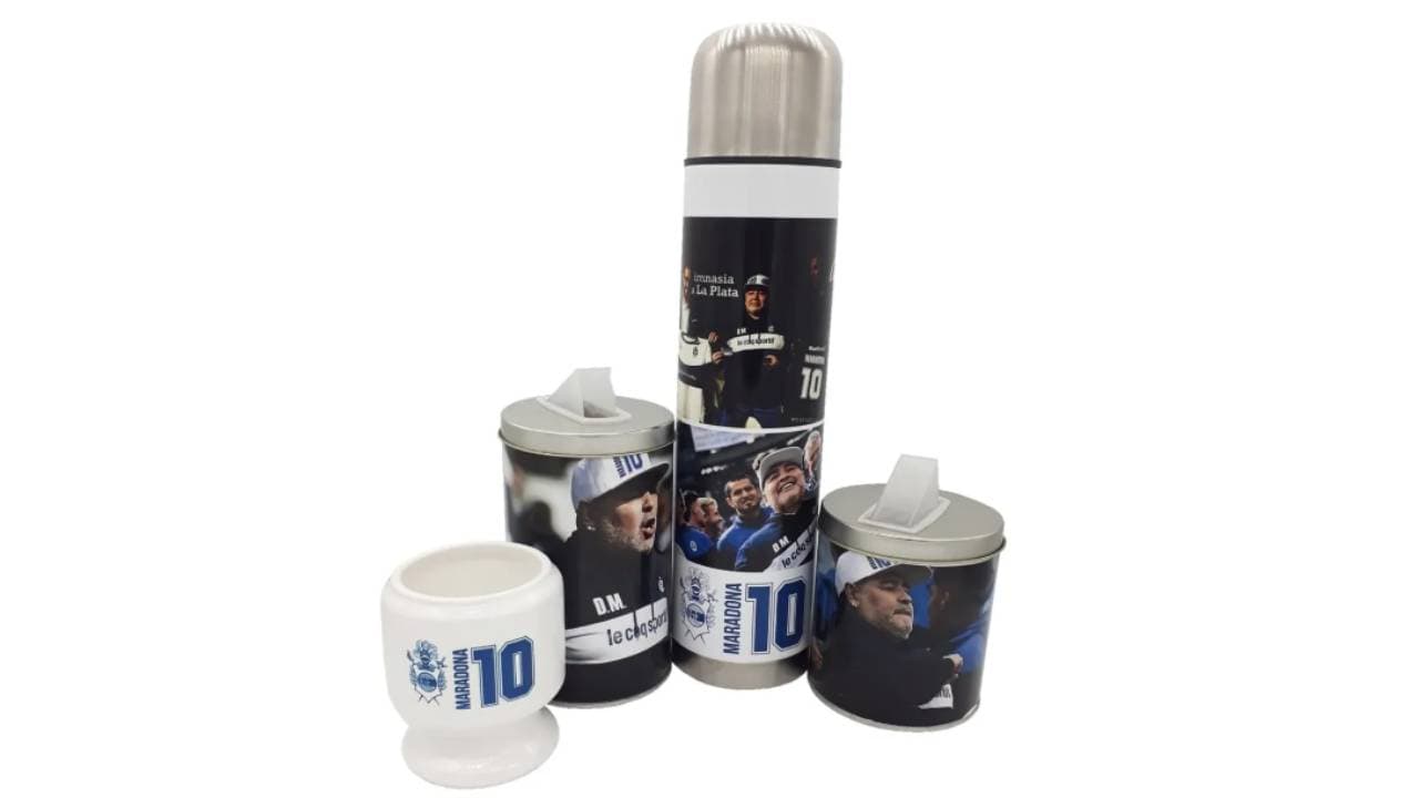 El nuevo kit de Gimnasia La Plata, con Diego Armando Maradona como figura.