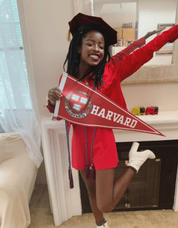 Amanda ha escrito poesía para varios eventos, entre ellos: el Día de la Independencia con la Boston Pops Orchestra y la inauguración en la Universidad de Harvard, su alma mater.