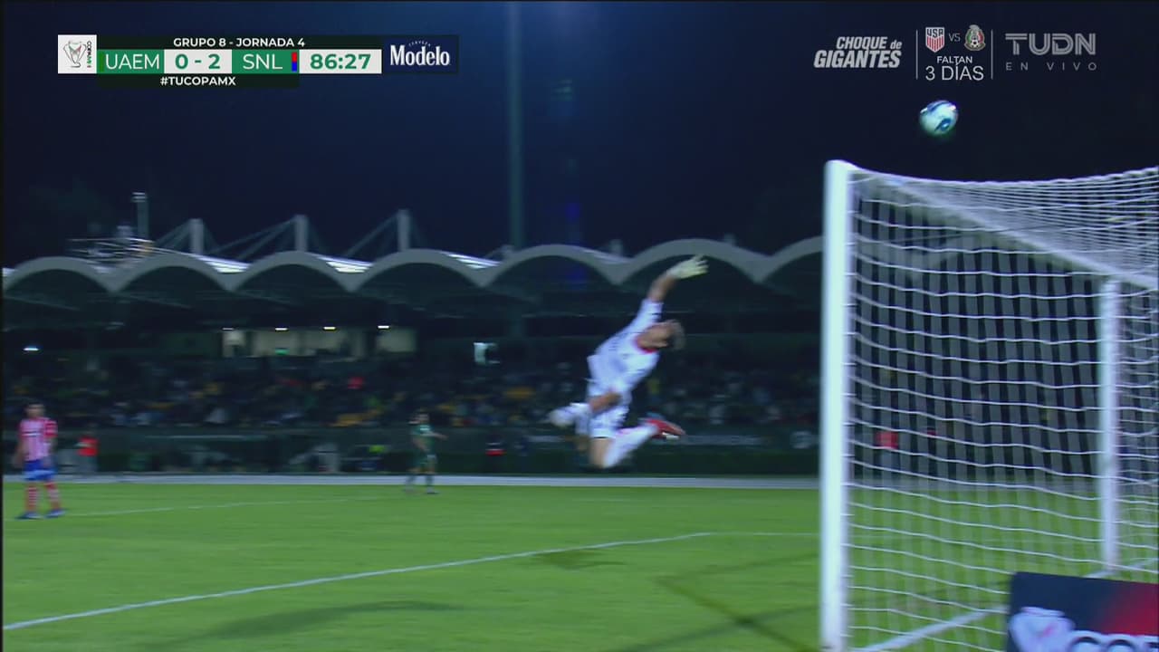 Cañonazo de Monge y gran respuesta del portero