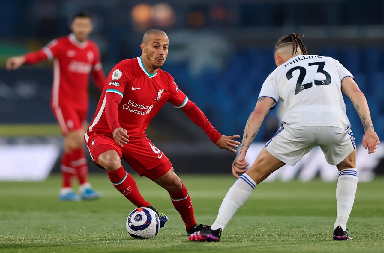 Leeds le empata de último minuto al Liverpool durante la Jornada 32 de la Premier League. Los jugadores del equipo local recibieron con un mensaje fuerte a los 'Reds', pues utilizaron una playera con la leyenda 'Earn it', gánatelo en español y 'Football is for the Fans', el futbol es para los fanáticos, como reacción a la creación de la Superliga europea.