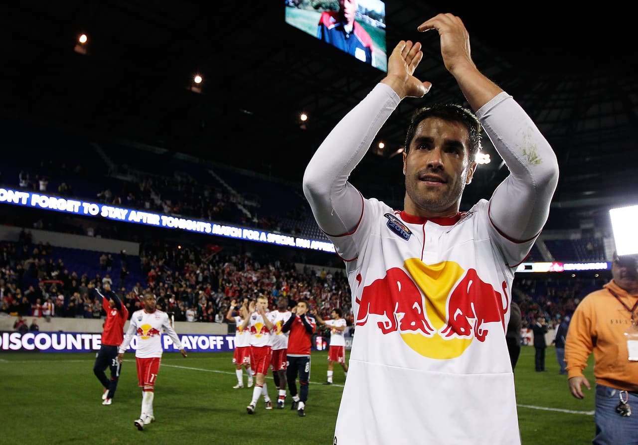 <b>Juan Pablo Ángel: </b>cuando la Major League Soccer (MLS) comenzó a expandir su proyecto, uno de los primeros en llegar desde Europa fue el delantero antioqueño a los New York Red Bulls –donde es ídolo–. Cerró su ciclo de XX años con 77 anotaciones y tres títulos de Conferencia jugando también para LA Galaxy y el desaparecido Chivas USA.