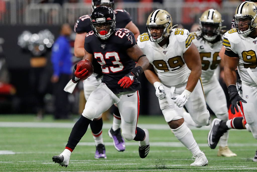 Tras vencer a los Falcons 26-18, en el último partido de la jornada de Acción de Gracias, son el primer equipo en clasificarse a playoffs.