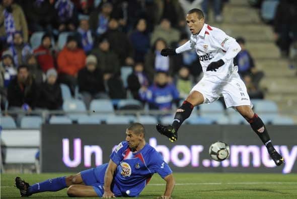 El Sevilla buscó al contragolpe ampliar la ventaja global a su favor.