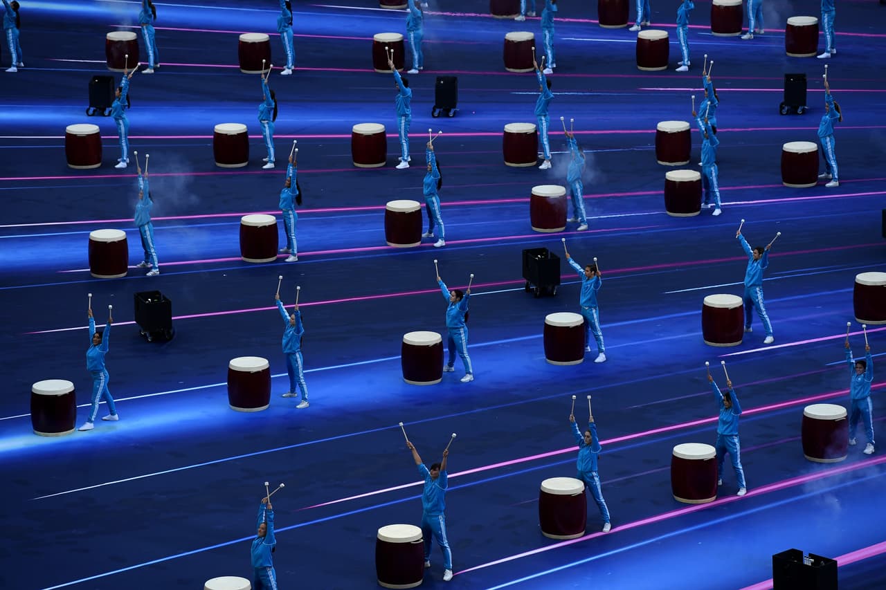 La banda estadounidense Imagine Dragons fue la encargada de prender la fiesta en el Metropolitano con sus populares temas como Thunder, Believer, On Top of The World, entre otros. Luces, fuegos, tambores y coreografías fueron algunos de los ingredientes especiales de su presentación.