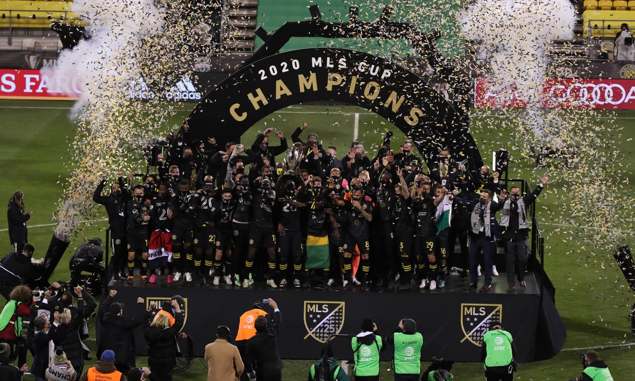Esta fue la imagen triunfal con la que se cerró la temporada 2020 de MLS: Columbus Crew SC derrotó a Seattle Sounders en la final por la MLS Cup y se coronó campeón de la liga norteamericana por segunda vez en la historia.
<br>