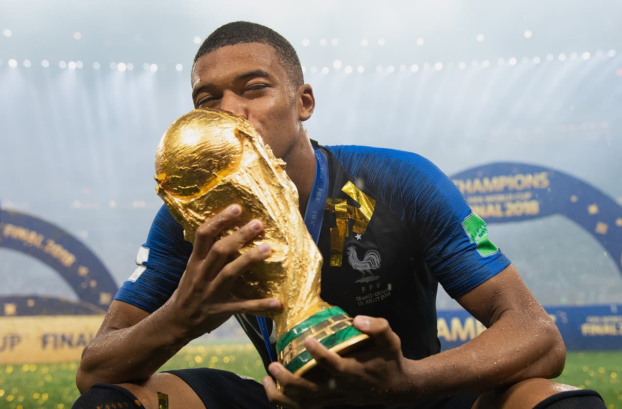 Delantero: Kylian Mbappé (Francia)